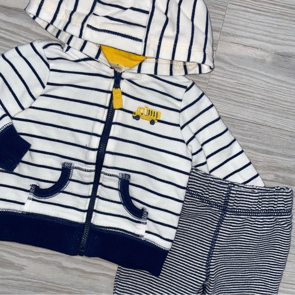 ⭐️3 Months Carters Baby Boys Hooded 2 Pc Outfit⭐️ - Picture 2 of 4